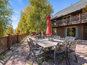 Granby river access 4br fishing cabin